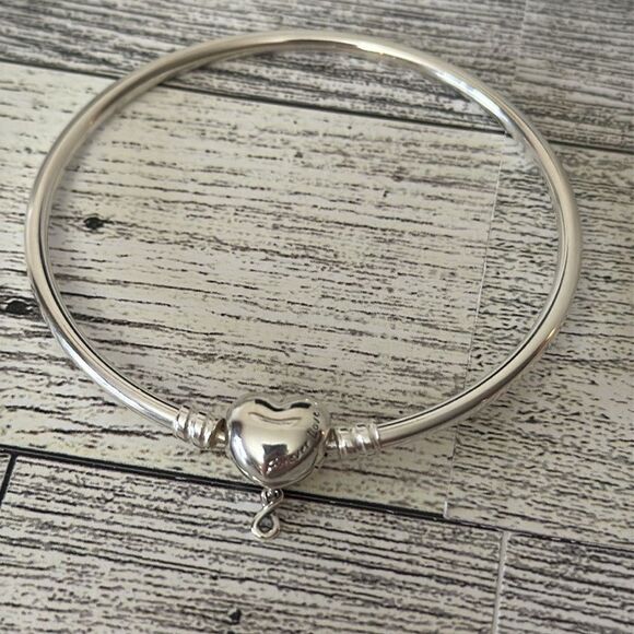 NEW Pandora Sterling Silver 925 Infinity Heart Clasp Bangle Bracelet - Picture 3 of 8
